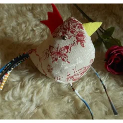 Osterhuhn Kantenhocker Frühlingsdeko – Handgemachtes Huhn aus Baumwolle & Filz, 20x11x11cm