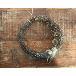 OSTERKRANZ AUS FEINEN REBEN MIT WACHTELEIERN UND ZARTEN FEDERN