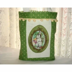 Ostertasche grün weiß aus Stoff mit Bügelbild weißer Hase