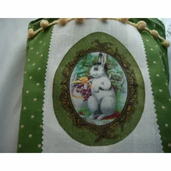Ostertasche grün weiß aus Stoff mit Bügelbild weißer Hase