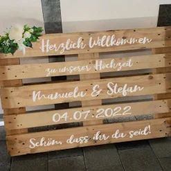 Palettenaufkleber für die Hochzeit - personalisiert - weiße/schwarze Schrift Herzen Datum Herzlich Willkommen Font 4