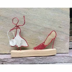Papierdrahtfigur Frauen und Schuhe
