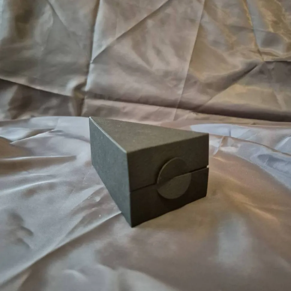 Papiertorte Geburtstag / Geburtstag / Papiertorte basteln / Mehrfarbig / Papiertorte Dekoration