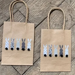 Papiertüten mit Osterhasenmotiv