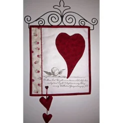 Patchwork kleiner Wandbehang mit viel Herz für Valentin oder Muttertag