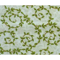 Patchworkstoff Winter Bliss filigrane Ranken in grün auf beigem Hintergrund