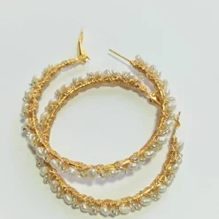 Perlenohrringe Creolen 55 Millimeter groß handgemacht weiße Perlen barock Brautschmuck boho