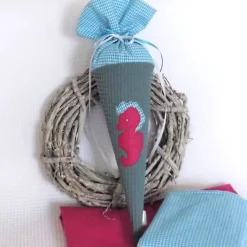 Personalisierbare Schultüte Seepferdchen – Kleine Geschwistertüte für Einschulung & KiTa mit Name, Blau Türkis, 50cm