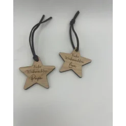 Personalisierbarer Stern Geschenkanhänger aus Holz – Mit Namen graviert – Weihnachtsgeschenk & Baumschmuck