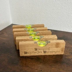 Personalisierte Bambus Wasserwaage mit Flaschenöffner – graviert, praktisch & nachhaltig