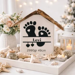 Personalisierte Deko Häuser aus Holz – Handmade Geschenk zur Taufe & Geburt mit Treibholz Deko