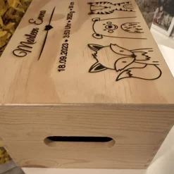 Personalisierte Erinnerungskiste für Babys - Tiergruppe Safari  - Personalisiert mit Name & Datum -