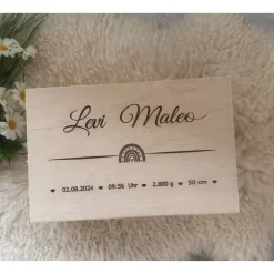 Personalisierte Erinnerungskiste für Babys - Regenbogen - Personalisiert mit Name & Datum - Holzkiste- Box-