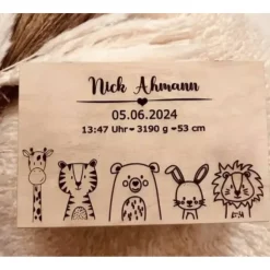 Personalisierte Erinnerungskiste für Babys - Safari-Tiermotiv - mit Name und Datum personalisiert.