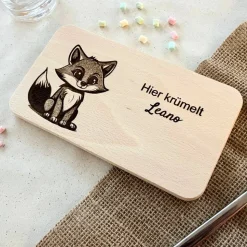 Personalisierte Frühstücksbrettchen aus Holz mit Namen – Niedlichen Fuchs  – personalisierte Geschenke zur Geburt