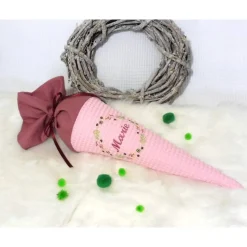 Personalisierte Geschwistertüte & Schultüte blau bestickt mit Blumenkranz – Zuckertüte Kitatüte aus Waffelpiqué