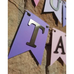 Personalisierte Girlande zur Taufe, Lila, Rosa und Gold, Wimpelkette Taufe mit Wunschnamen