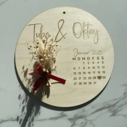 Personalisierte Holztafel mit Gravur | Hochzeitsgeschenk & kreative Geldgeschenk Idee | Kalender mit Namen und Datum