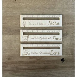 Personalisierte Lesehilfe mit Lineal aus Holz Geschenk zur Einschulung/Schulanfang