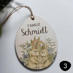 Personalisierte Osteranhänger *Easter Rabbit 1* mit Namen aus Holz / Holzeier als Osterdeko oder Geschenkanhänger