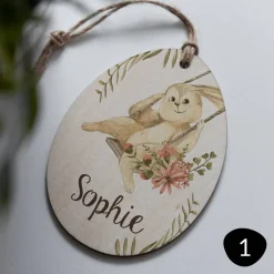Personalisierte Osteranhänger *Easter Rabbit 1* mit Namen aus Holz / Holzeier als Osterdeko oder Geschenkanhänger