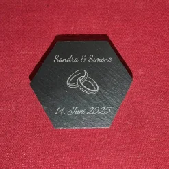 Personalisierte Schieferplatte Hochzeit mit Namen & Datum – Hexagon Deko mit Eheringen I Hochzeit I Ehe I Familie