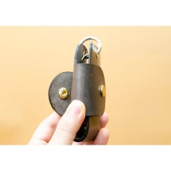 Personalisierte Schlüsseltasche aus Leder mit Gravur – Schlüssel Etui Auto – Handgemachtes Car Key Case Geschenk