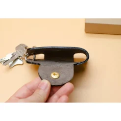 Personalisierte Schlüsseltasche aus Leder mit Gravur – Schlüssel Etui Auto – Handgemachtes Car Key Case Geschenk