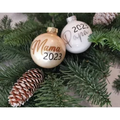 Personalisierte Weihnachtskugel Mama & Papa 2025/26 – 5,7cm Echtglas – Geschenkidee Weihnachten