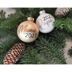 Personalisierte Weihnachtskugel Mama & Papa 2025/26 – 5,7cm Echtglas – Geschenkidee Weihnachten