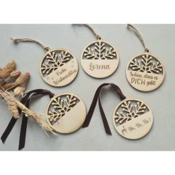 Personalisierte Weihnachtskugel aus Holz / eigener Text möglich