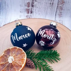Personalisierte Weihnachtskugel mit Namen aus Glas – viele Farben & verschiedene Schriftarten