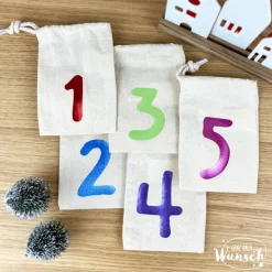 Personalisierter Adventskalender aus Holz mit Säckchen | 24 Türchen | Adventssäckchen | Holzadventskalender zum Hinhänge