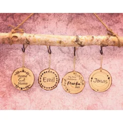 Personalisierter Baumscheibenaufhänger