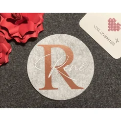 Personalisierter Filzuntersetzer als wieder verwendbares Gastgeschenk für Hochzeit Konfirmation Feier Party roségold JGA