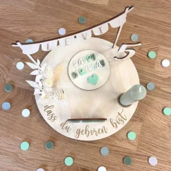 Personalisierter Geburtstagsteller pastellgrün mit Vase und Kerze