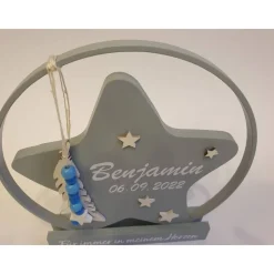 Personalisierter Gedenkstern im Ring mit Namen, Datum & Feder – Erinnerung für Sternenkind, Verstorbene,