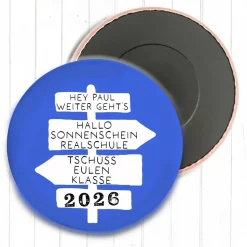Personalisierter Magnet Tschüss Grundschule 2026 | Wegweiser Motiv | 8 Farben | 38/59mm | Wunschtext