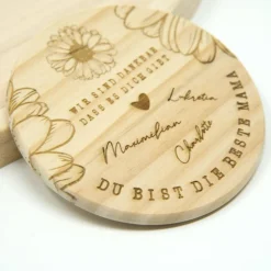 Personalisierter Muttertag Untersetzer Gerbera | Rund, Holz | Wunschnamen | Geschenkidee