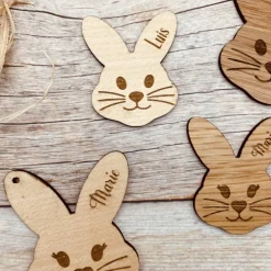 personalisierter Osteranhänger aus Holz | Tischdekoration mit graviertem Namen | individuelle Platzkarte | Osterkorb