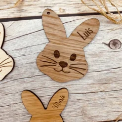 personalisierter Osteranhänger aus Holz | Tischdekoration mit graviertem Namen | individuelle Platzkarte | Osterkorb