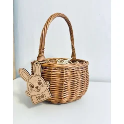 Personalisierter Osteranhänger aus recyceltem Holz – Nachhaltige Osterdeko mit Namensgravur & Juteschnur