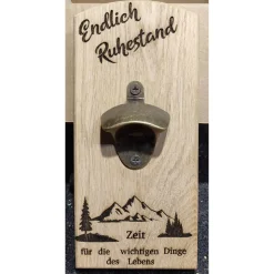 Personalisiertes Abschiedsgeschenk – Eichenholz-Wandflaschenöffner mit Gravur für den Ruhestand! +++