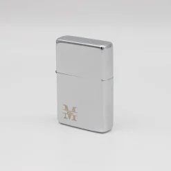 Personalisiertes Benzin Sturmfeuerzeug Chrom – Monogramm & Name, für Rechts- oder Linkshänder, Geschenkbox