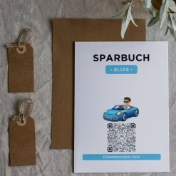Personalisiertes Geldgeschenk | Führerschein Zuschuss | Digitales Sparbuch | Geschenkkarte | Auto Junge Blau