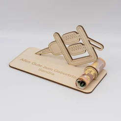 Personalisiertes Geldgeschenk Tattoo aus Holz – Gutschein zur Tattoo-Session