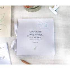 Personalisiertes Gästebuch & Taufalbum mit Taube und Olivenzweig zur Taufe mit Gästefragen oder Blanko