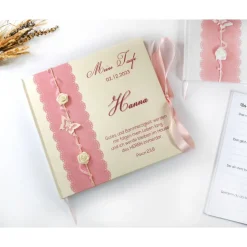 personalisiertes Gästebuch & Album zur Taufe mit Schmetterling, Rosen und Bändern auf Samt in Rosa Rosé blanko o. Fragen