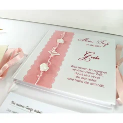 personalisiertes Gästebuch & Album zur Taufe mit Schmetterling, Rosen und Bändern auf Samt in Rosa Rosé blanko o. Fragen