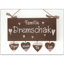 Personalisiertes Hochzeitsgeschenk Türschild Familie aus Holz – Handbemaltes Holzschild mit Herzen & Wunschname, individuelles Haustürschild wetterfest